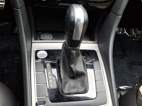 Used 2021 Volkswagen Passat 2.0T R-Line image 19