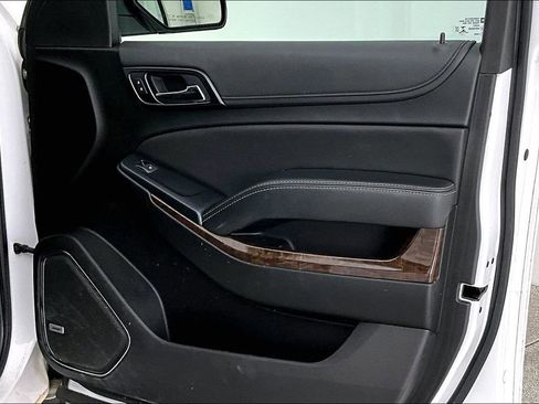 Used 2020 Chevrolet Suburban LT image 26