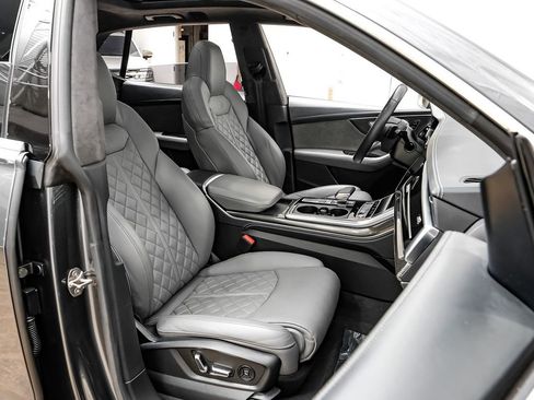 Used 2021 Audi SQ8 Prestige image 31