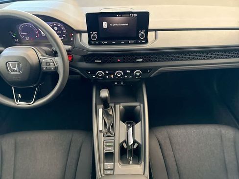 Certified 2025 Honda Accord SE image 30