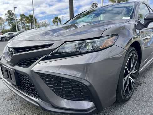 Used 2024 Toyota Camry SE image 6