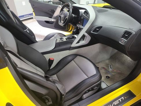 Used 2019 Chevrolet Corvette Z06 RWD image 14