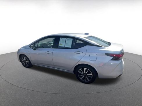 Used 2025 Nissan Versa SV image 10