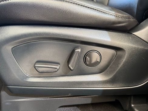 Used 2020 Ford Explorer XLT w/ Equipment Group 202A image 36