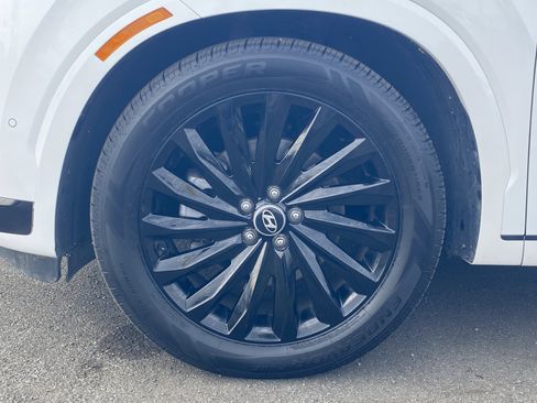 Used 2024 Hyundai Palisade Calligraphy image 9