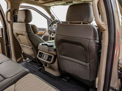 Used 2026 Ford F450 Platinum w/ Platinum Plus Package image 33