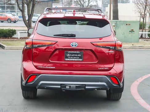 Used 2022 Toyota Highlander Limited image 3