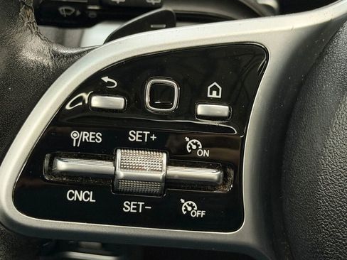 Used 2021 Mercedes-Benz GLB 250 4MATIC w/ Premium Package image 25