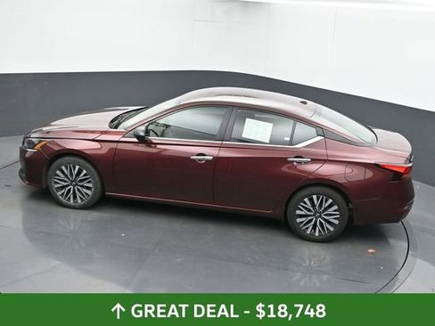 Used 2024 Nissan Altima 2.5 SV image 40