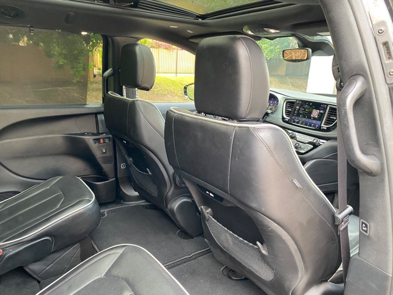Used 2025 Chrysler Pacifica Limited FWD image 51