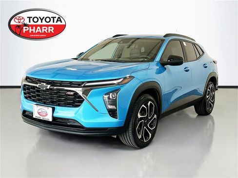 Used 2025 Chevrolet Trax RS w/ Driver Confidence Package image 1