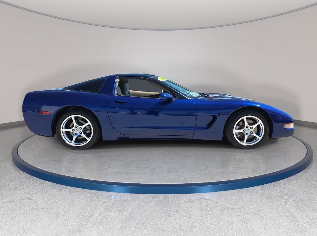 Used 2004 Chevrolet Corvette Coupe w/ Preferred Equipment Group RWD image 5