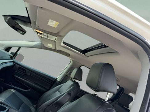 Certified 2024 Honda Odyssey EX-L image 30