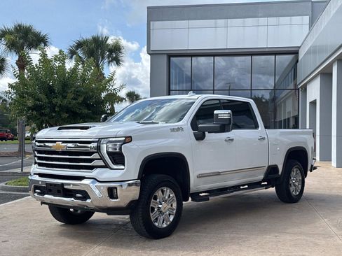 Used 2024 Chevrolet Silverado 2500 High Country w/ Technology Package AWD/4WD image 7