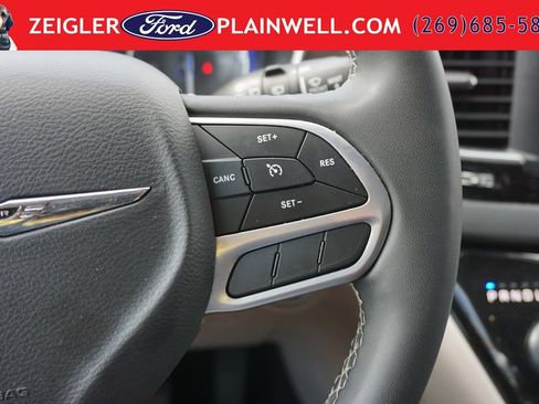 Used 2024 Chrysler Voyager LX FWD image 27