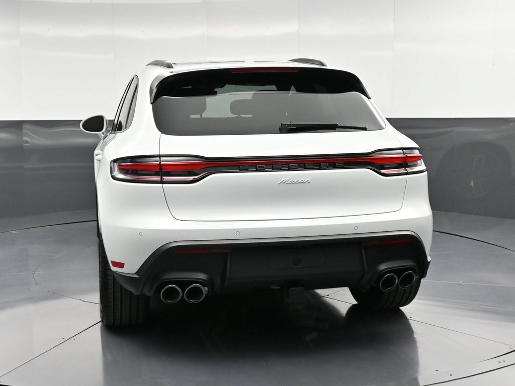 Certified 2026 Porsche Macan AWD/4WD image 7