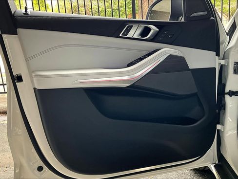 Used 2026 BMW X5 sDrive40i w/ Climate Comfort Package image 21