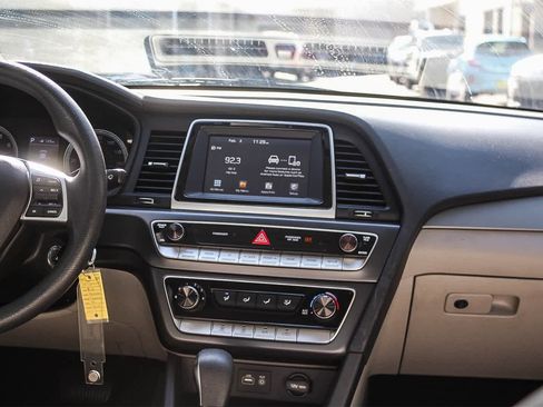 Used 2018 Hyundai Sonata SE image 18