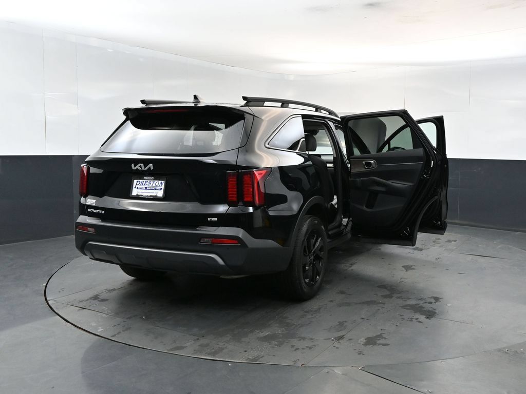 Certified 2023 Kia Sorento S AWD/4WD image 29