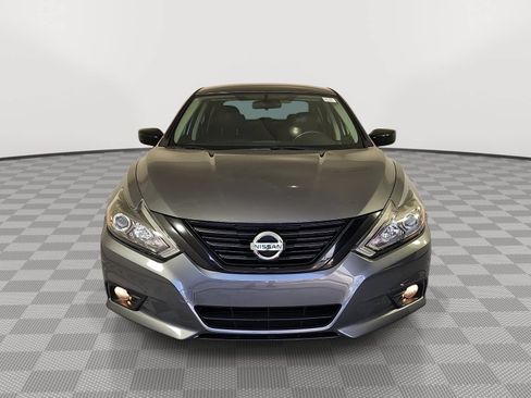 Used 2018 Nissan Altima 2.5 SR w/ SR Midnight Edition FWD image 3