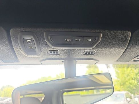 Used 2020 Jeep Wrangler Unlimited Sahara AWD/4WD image 26