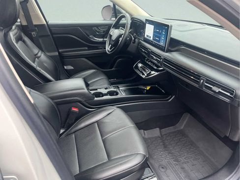 Used 2024 Lincoln Corsair Grand Touring image 13