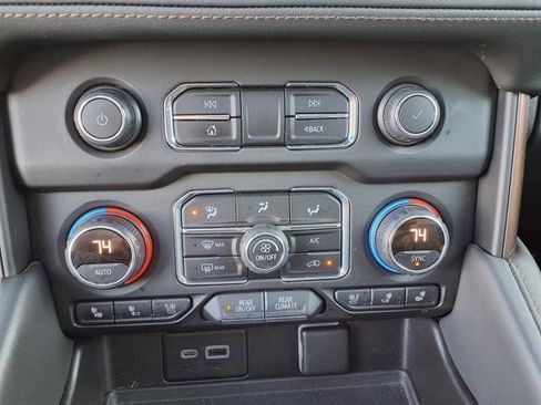 Used 2021 Chevrolet Tahoe High Country image 18