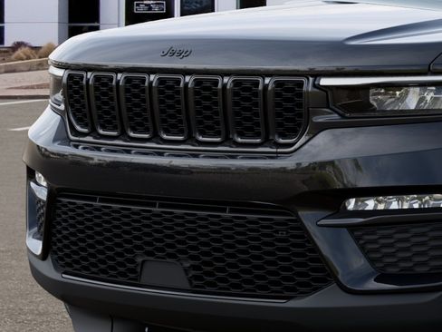 New 2025 Jeep Grand Cherokee Limited w/ Trailer Tow Package AWD/4WD image 11