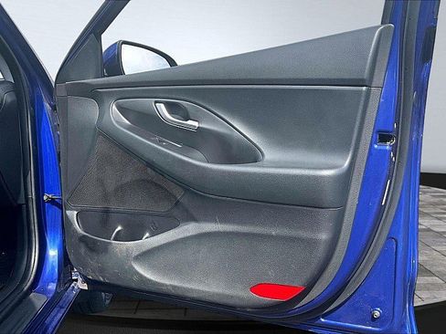 Used 2019 Hyundai Elantra GT image 25