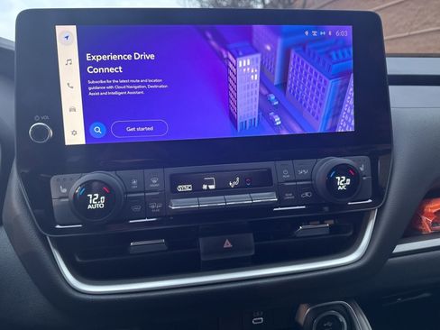 Used 2024 Toyota Grand Highlander XLE image 2