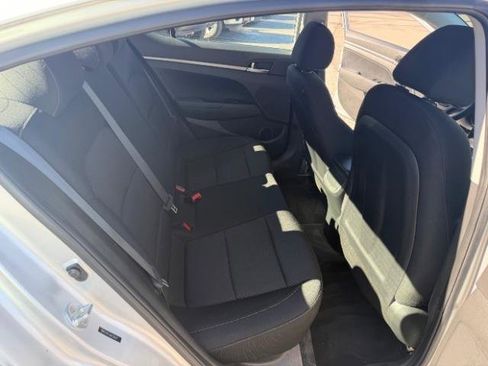 Used 2018 Hyundai Elantra SE image 31