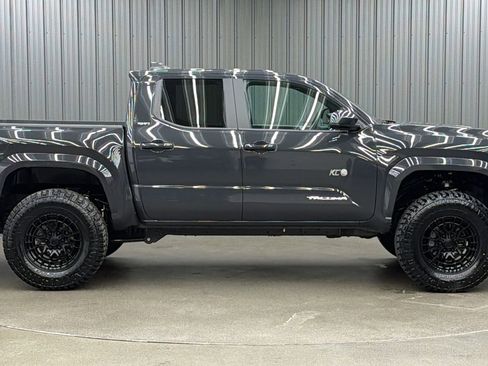 Used 2026 Toyota Tacoma SR5 AWD/4WD image 6