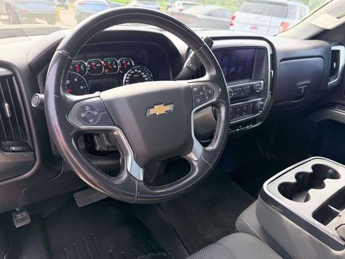 Used 2018 Chevrolet Silverado 1500 LT w/ LT Convenience Package AWD/4WD image 3