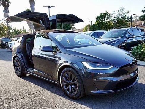 Used 2024 Tesla Model X AWD/4WD image 3