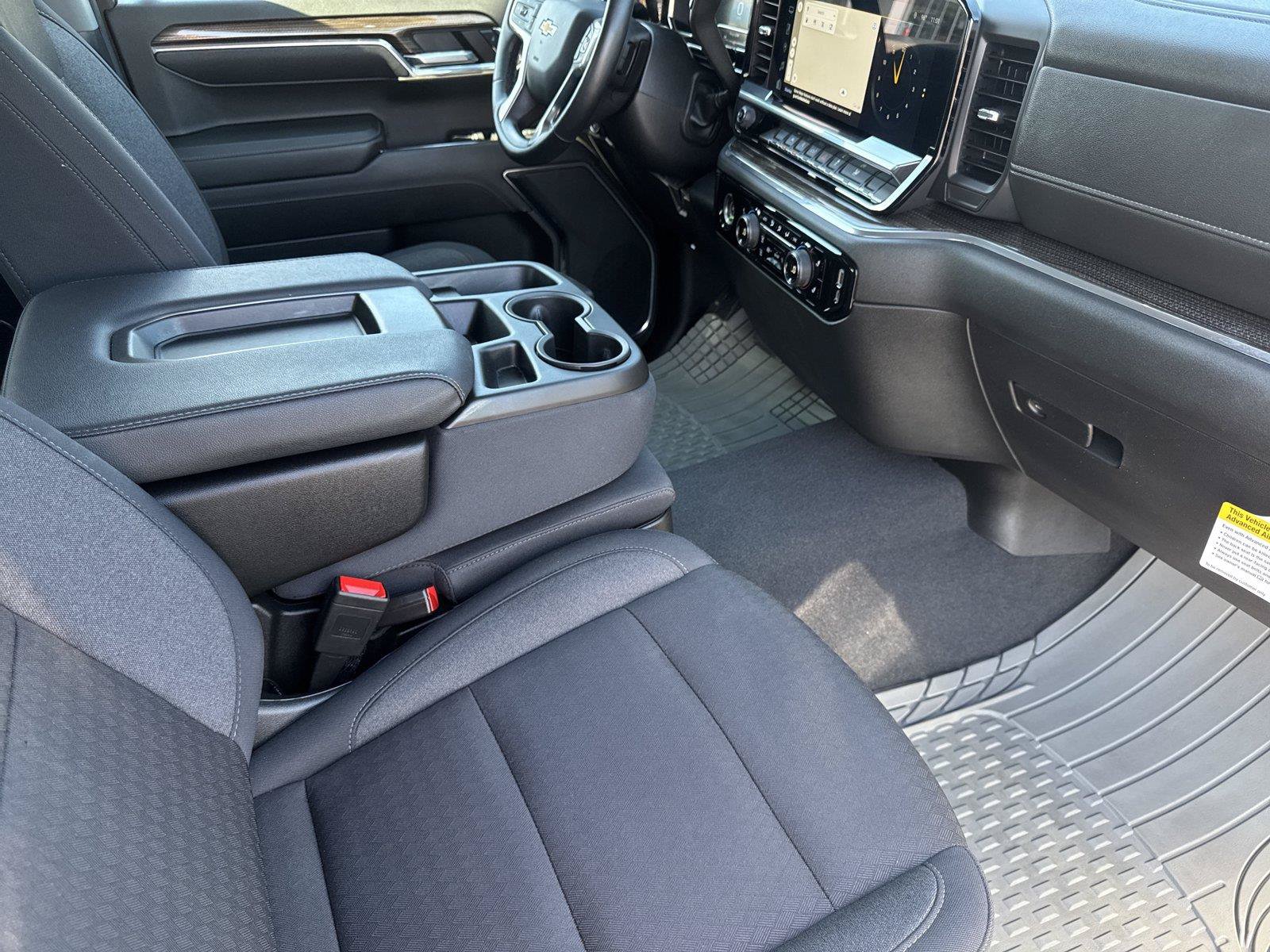 Used 2024 Chevrolet Silverado 1500 LT AWD/4WD image 30