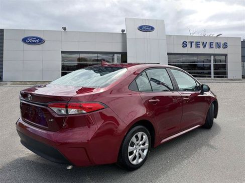 Used 2025 Toyota Corolla LE FWD image 5