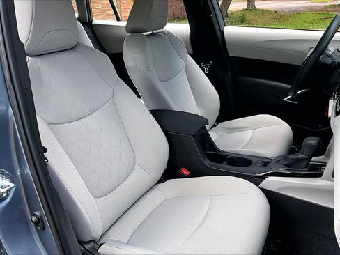 Used 2025 Toyota Corolla Cross L FWD image 29