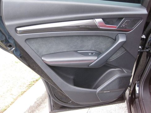 Used 2018 Audi SQ5 Prestige w/ Prestige Package image 29