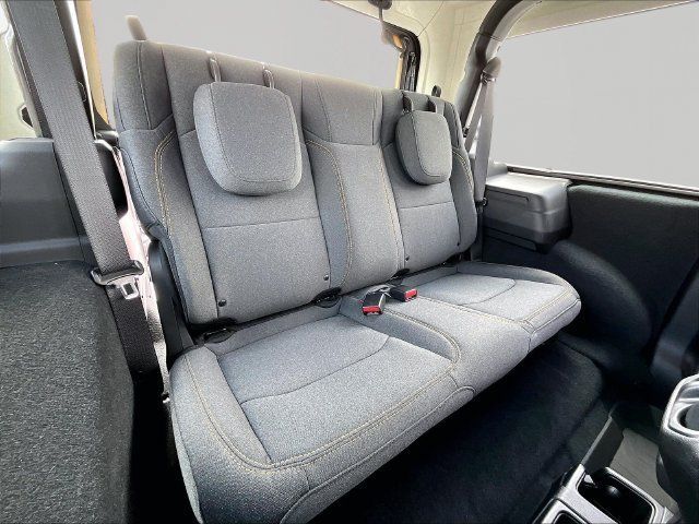 Used 2025 Jeep Wrangler Sport AWD/4WD image 16