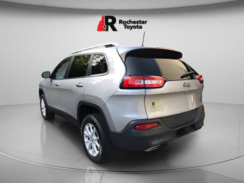 Used 2017 Jeep Cherokee Latitude w/ Comfort/Convenience Group AWD/4WD image 5