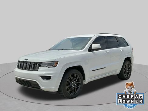 Used 2022 Jeep Grand Cherokee Laredo X RWD image 1