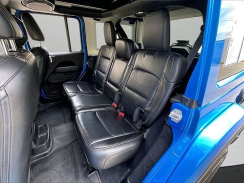 Certified 2022 Jeep Wrangler Unlimited Sahara w/ LED Lighting Group AWD/4WD image 23