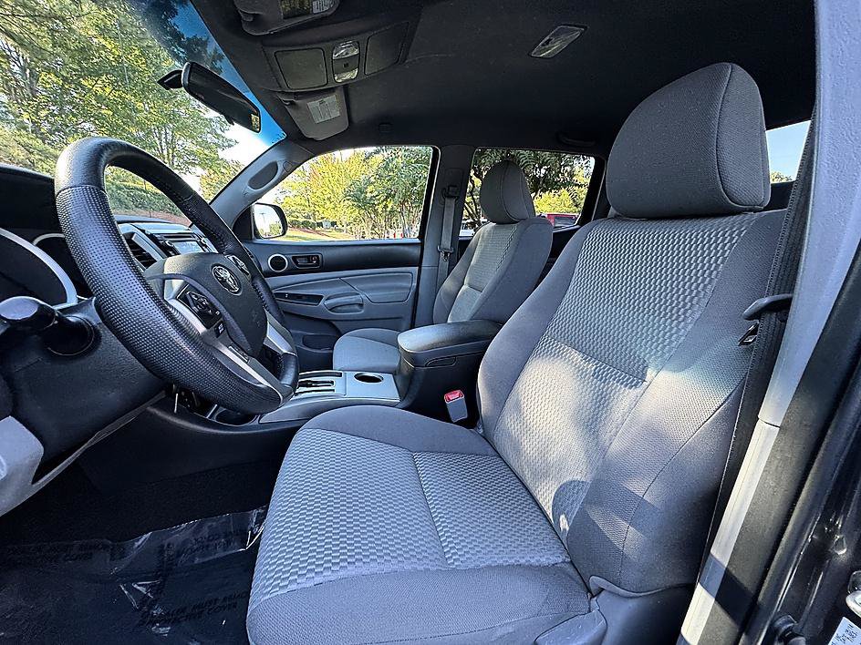 Used 2014 Toyota Tacoma PreRunner w/ SR5 Package RWD image 11