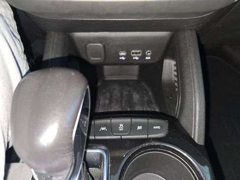 Used 2021 Chevrolet TrailBlazer LT w/ Premium Seating Package AWD/4WD image 21