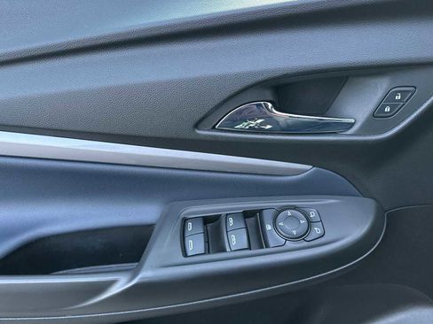 Used 2022 Chevrolet Bolt EUV LT w/ Convenience Package image 11