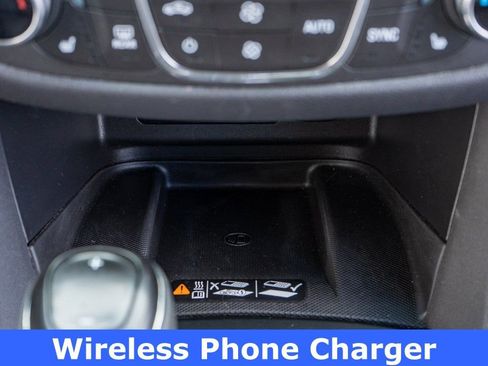 Used 2020 Chevrolet Equinox Premier image 19