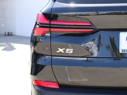 Used 2025 BMW X5 sDrive40i w/ Premium Package image 5