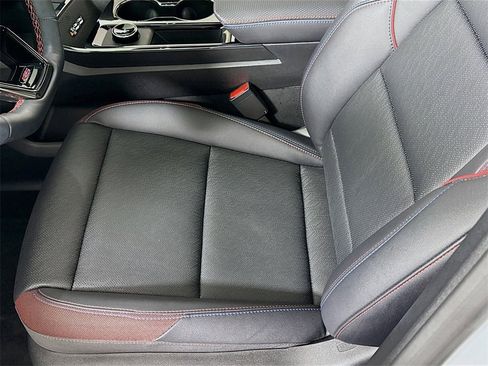 Used 2025 Chevrolet Equinox RS w/ Safety and Technology Package image 13