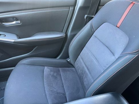 Used 2025 Nissan Sentra SR FWD image 30