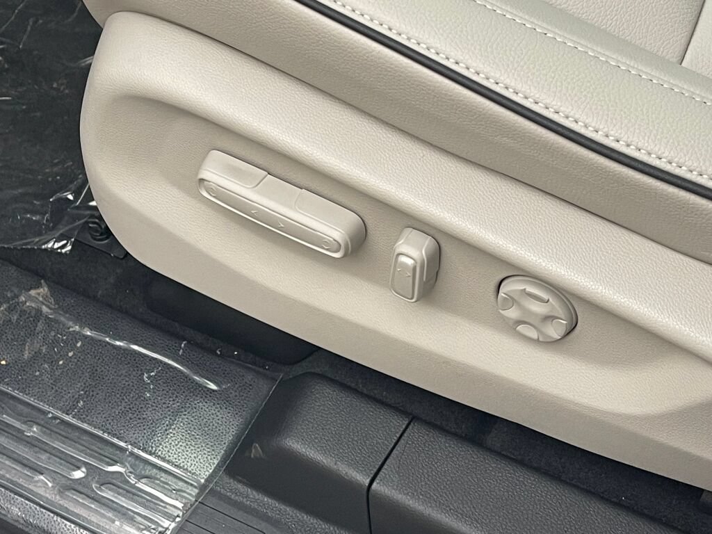 New 2027 Honda Odyssey Touring image 8